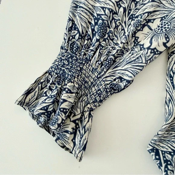 Morris & Co x H&M "Pimpernel" Floral Blouse Blue and Cream Size 10 - Picture 6 of 11